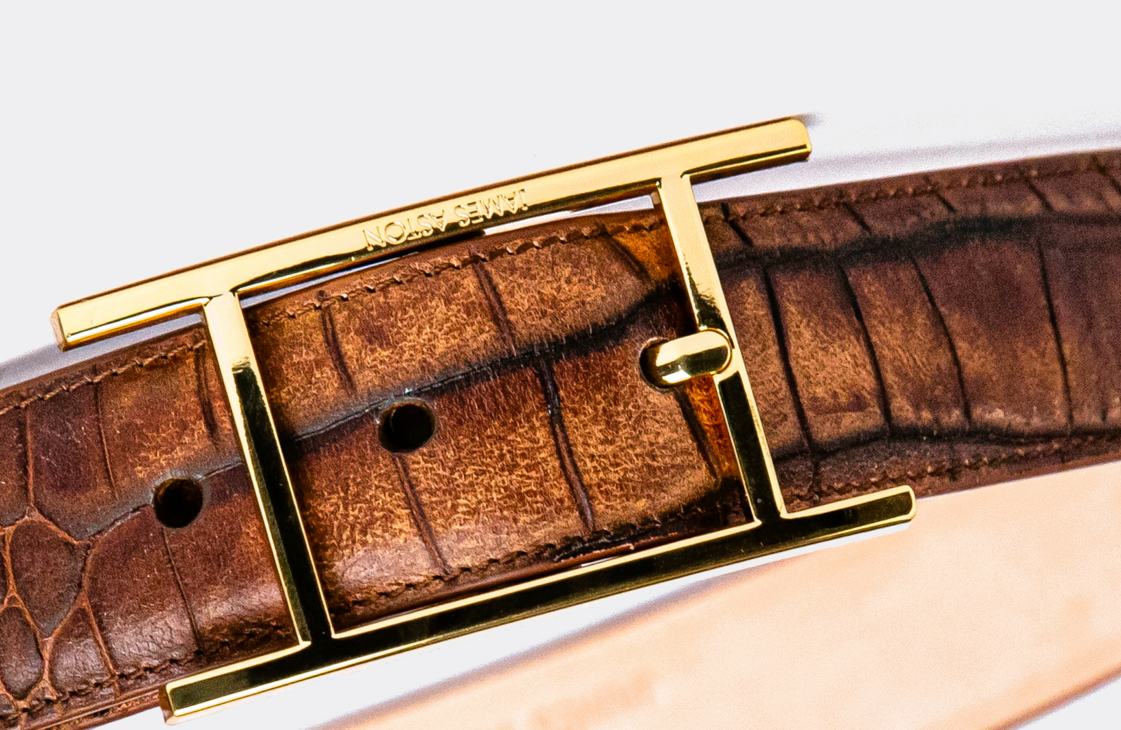 Empowering Croc Belt: The Ultimate Fashion Accessory