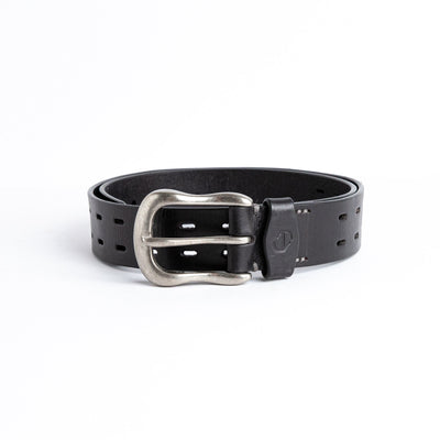 Close view of the dull nickel buckle and hand-sewn buckle points on the Damian belt in black