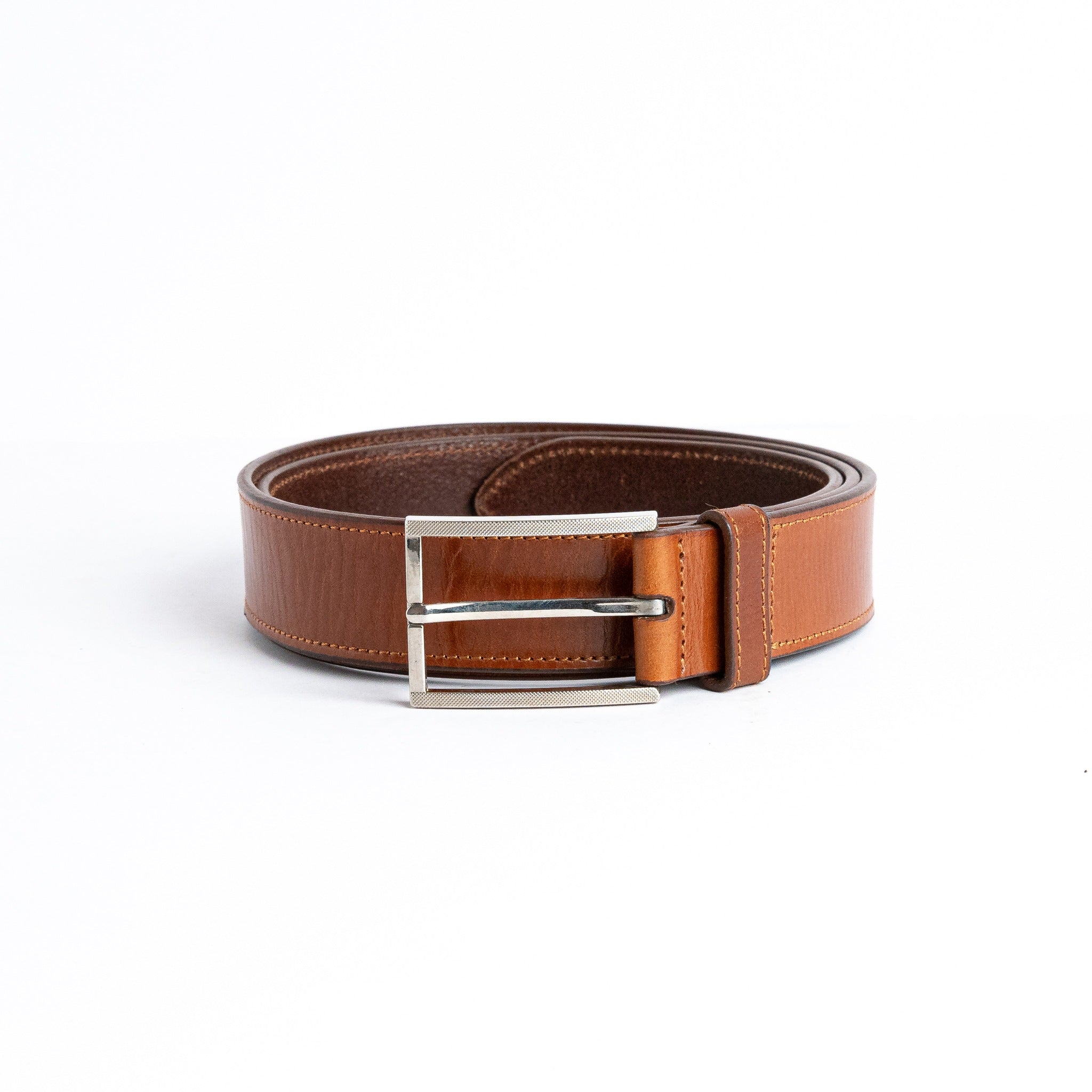 The Eduardo in Tan, the pebbled grain of Spanish full grain milled leather