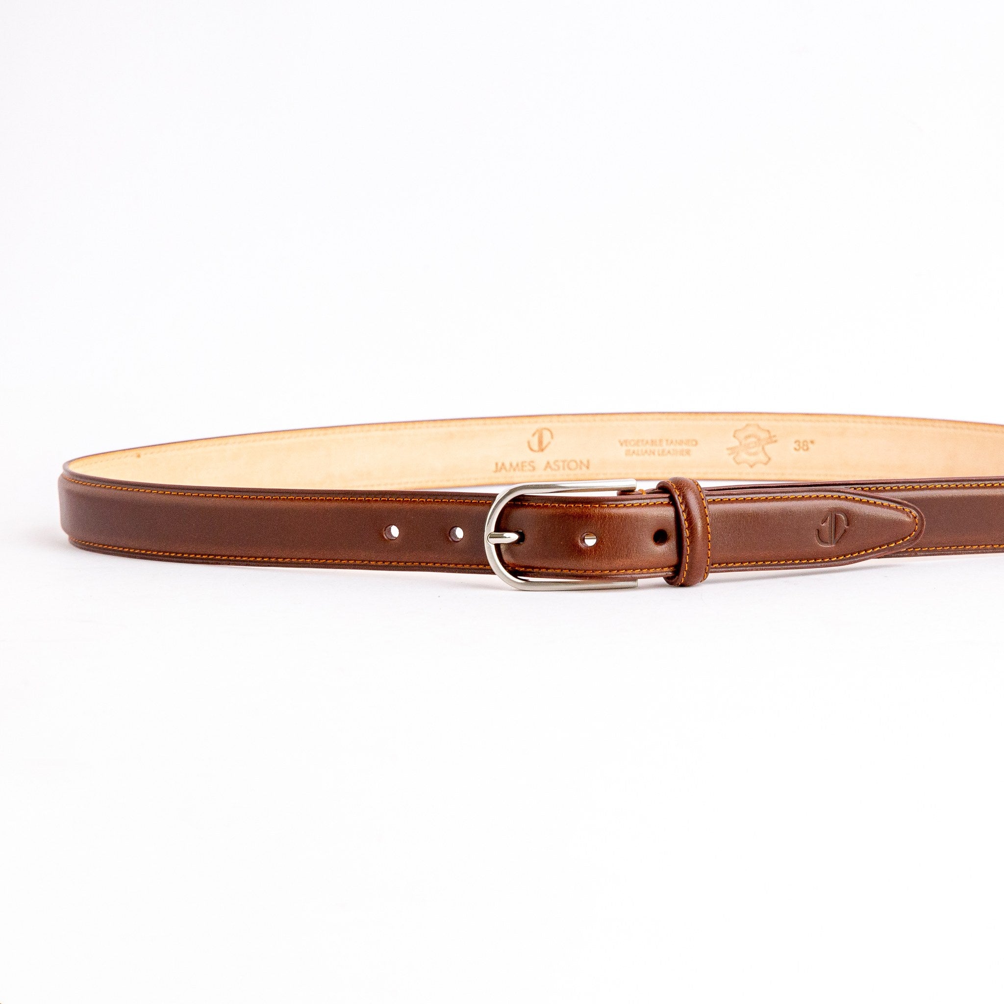 The Santo belt in Cognac, full length
