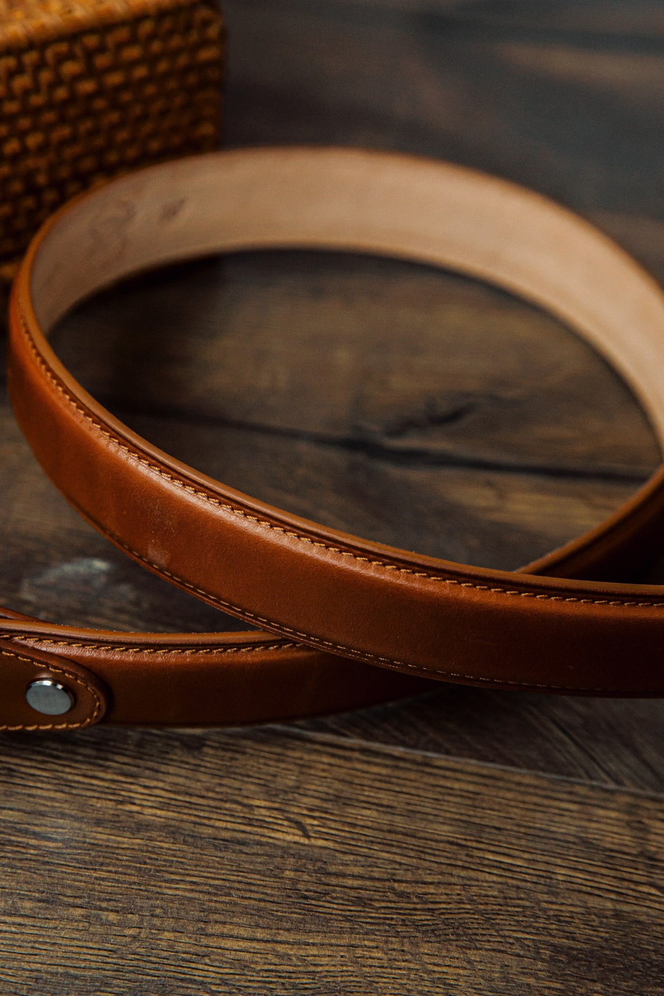 Close grain of the Tan Italian full grain vegetable tanned Vachetta leather of The Santo belt