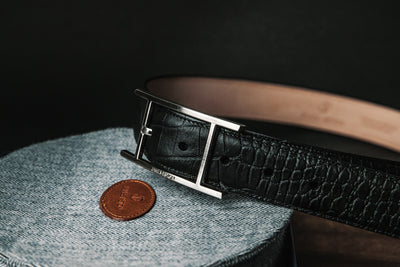 The Vincenzo belt in Black, leather character