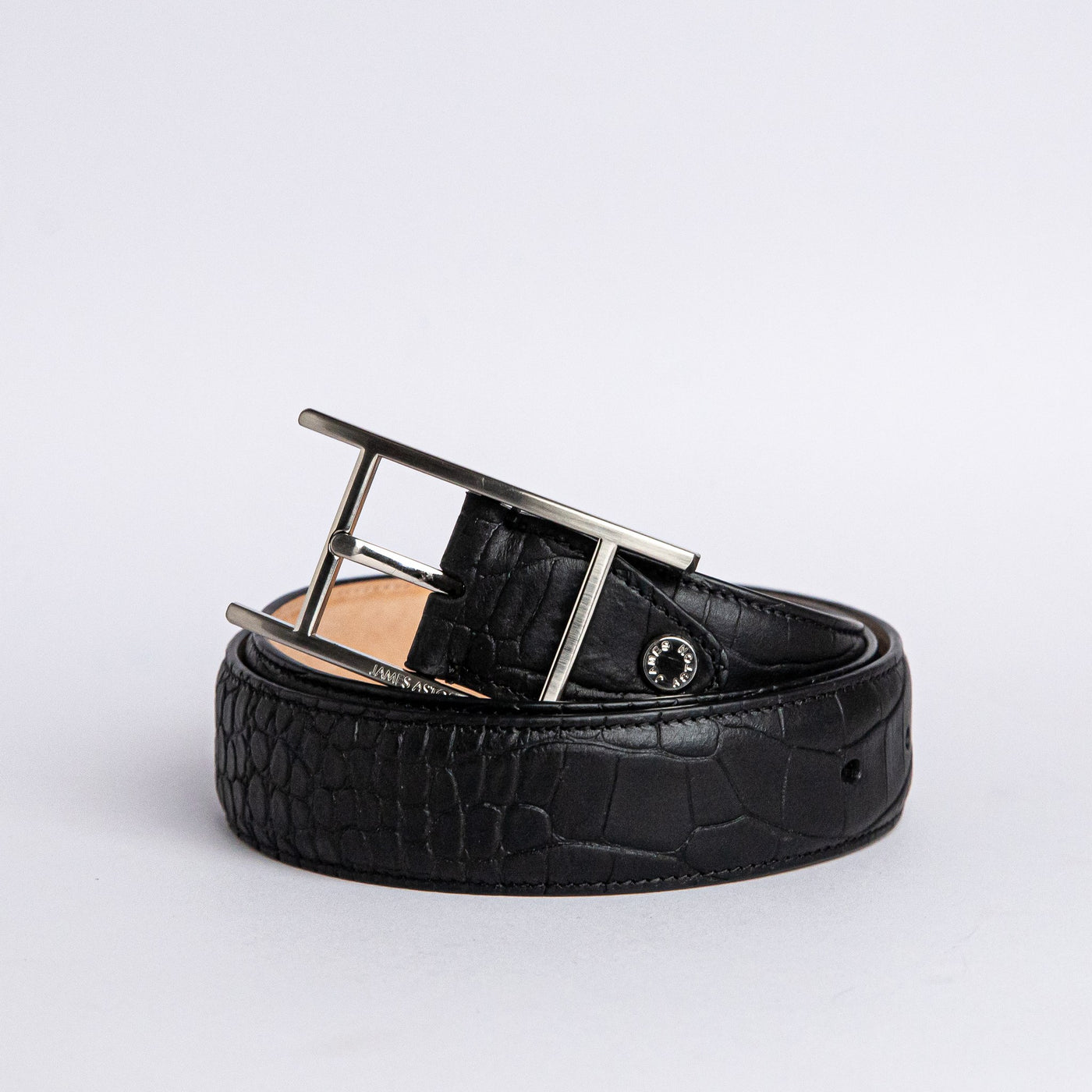 The Vincenzo belt in Black, composed