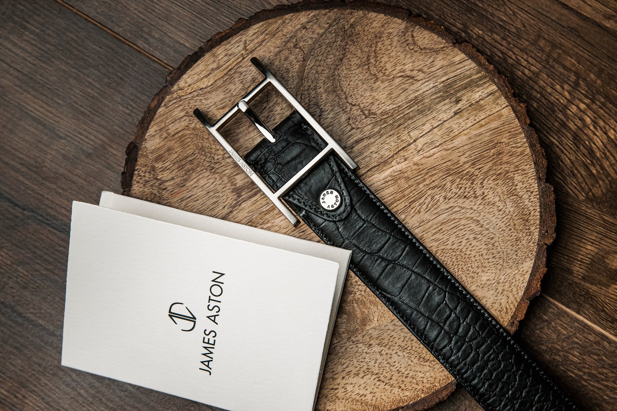 The Vincenzo belt buckle in Black, brushed nickel hardware detail