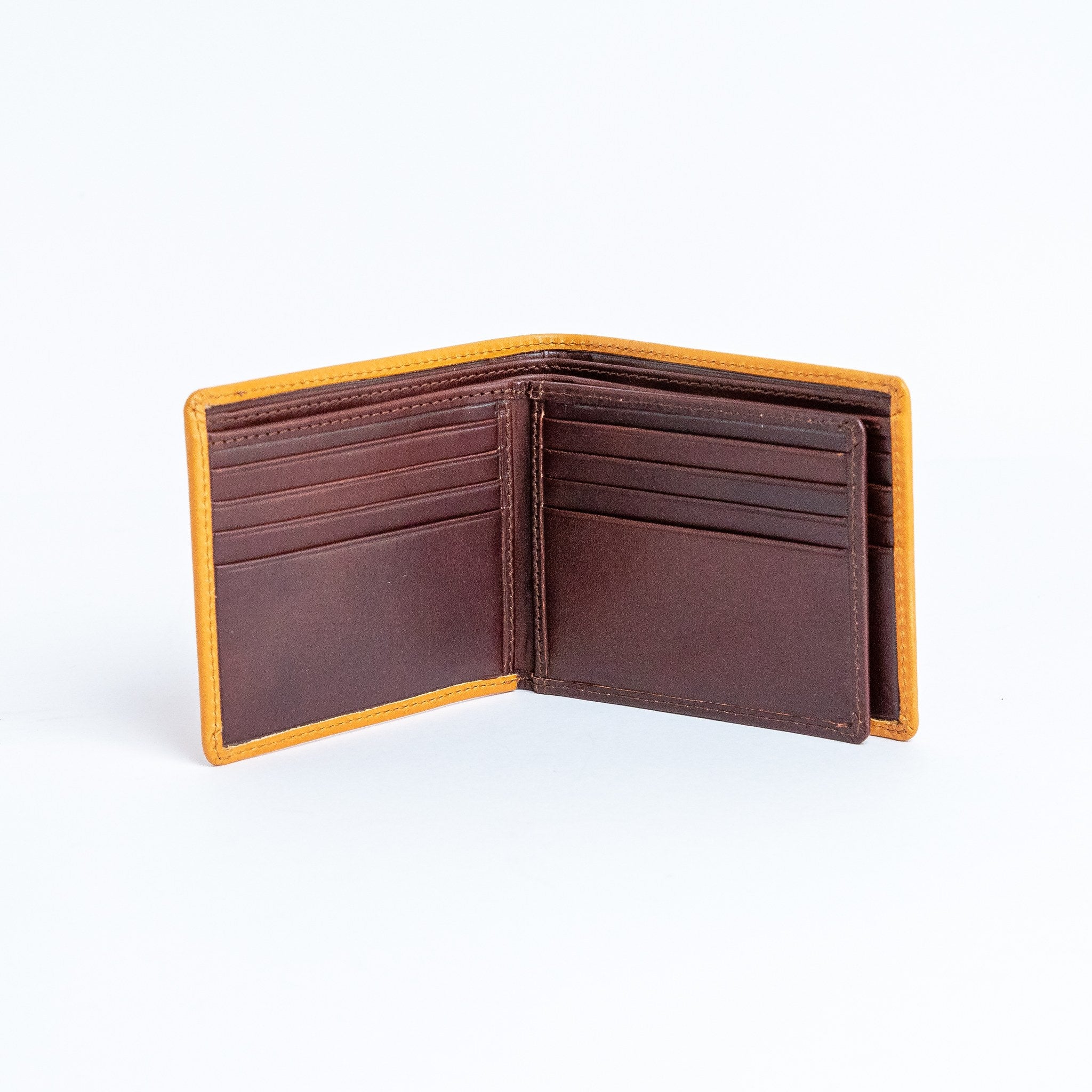 The interior of the Zanebono With Flap I in tan, showing the card slots.